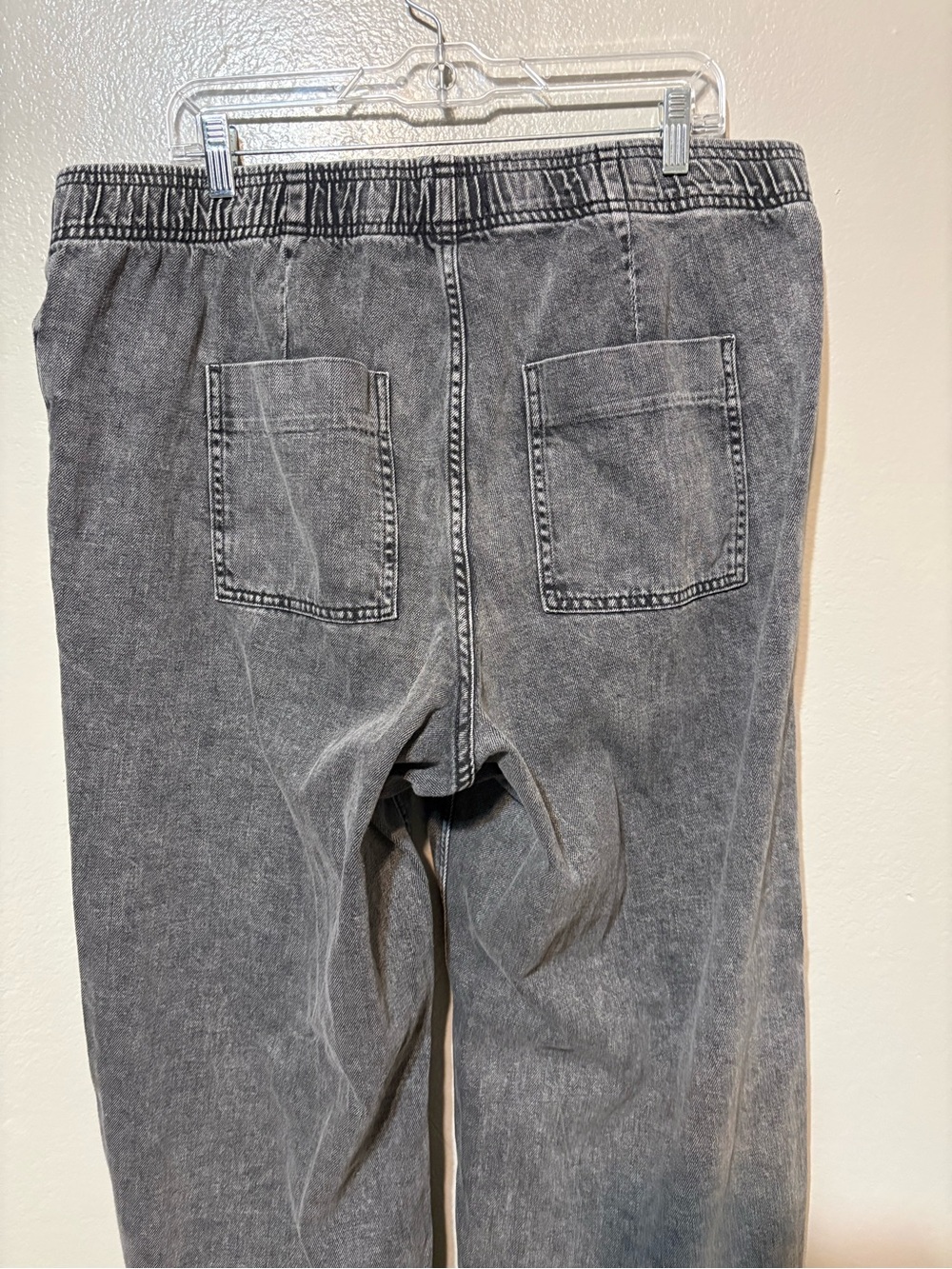 GAP Denim High Rise/Wide Leg Black Washed Cargo Style Jeans Size XL - Picture 8 of 16